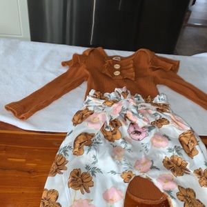 Toddler Girl’s 2Piece Outfit. Worn 1Time. Size 16 months.Very Stylish!